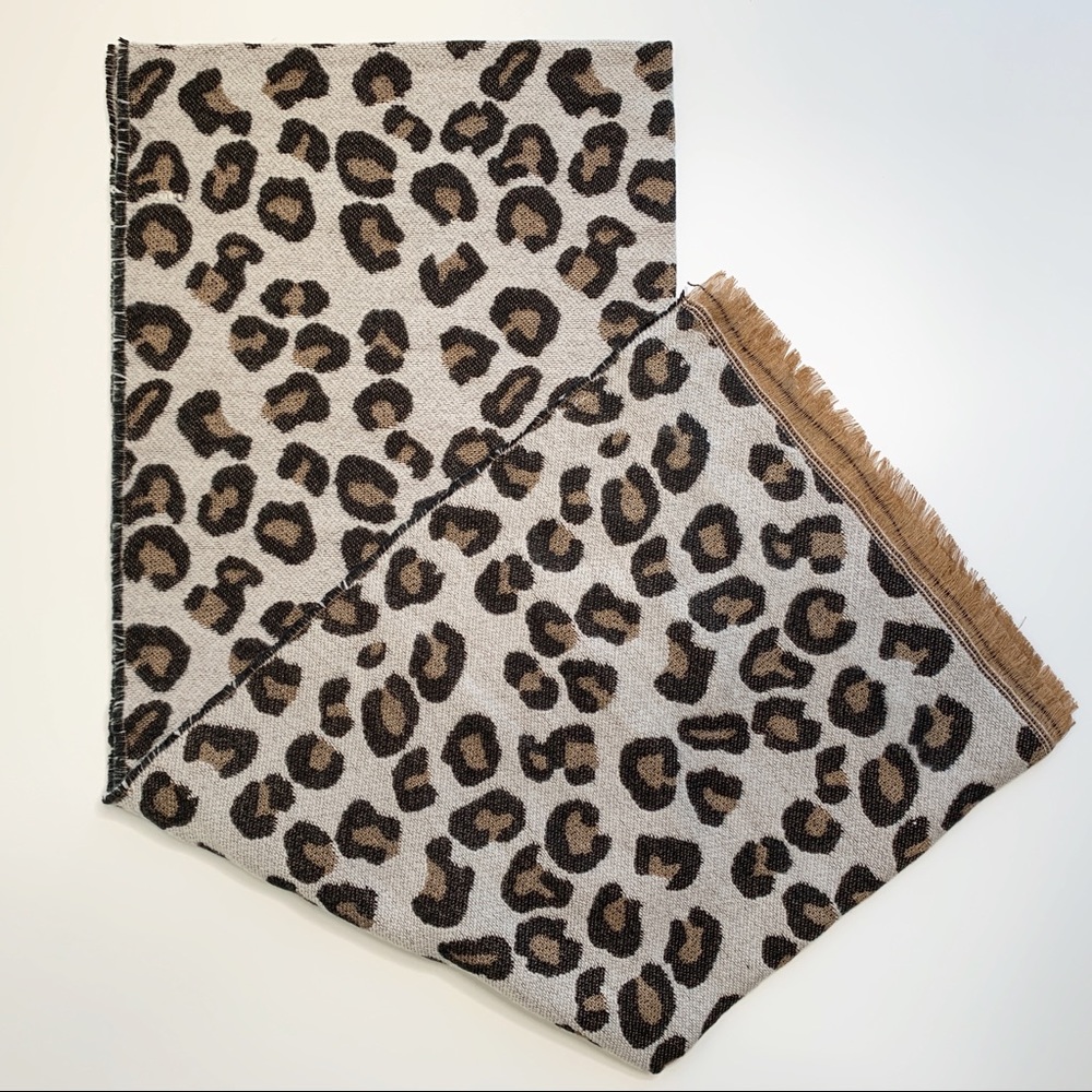 LEOPARD PRINT SCARF - Picture 4 of 5